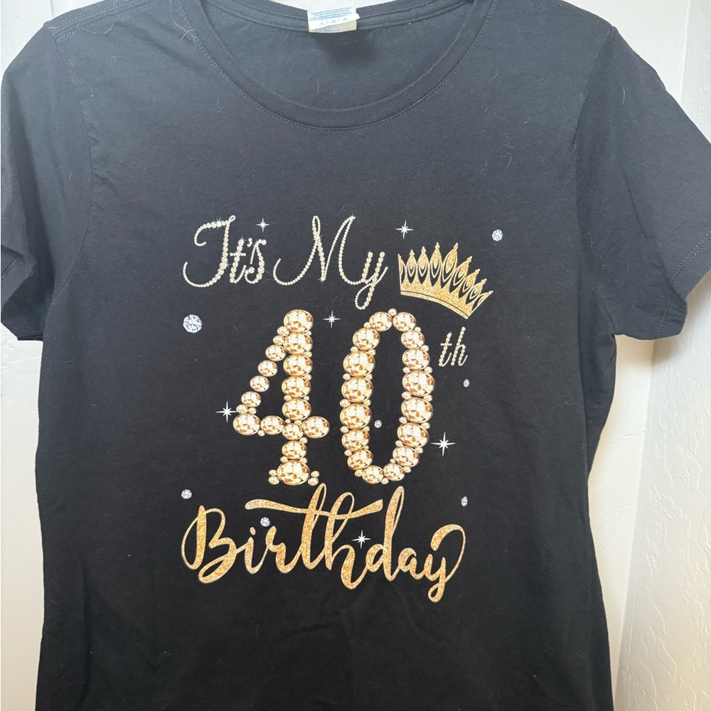 Black and Gold 40th Birthday T-Shirt